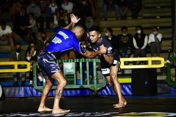 Taz Jinámar golpea fuerte en el Combat Grappling/TA.